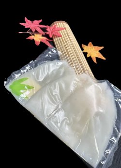 画像2: 【新鮮！】イカ刺し用 むきイカ3枚入り(180g)