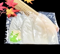 画像1: 【新鮮！】イカ刺し用 むきイカ3枚入り(180g)